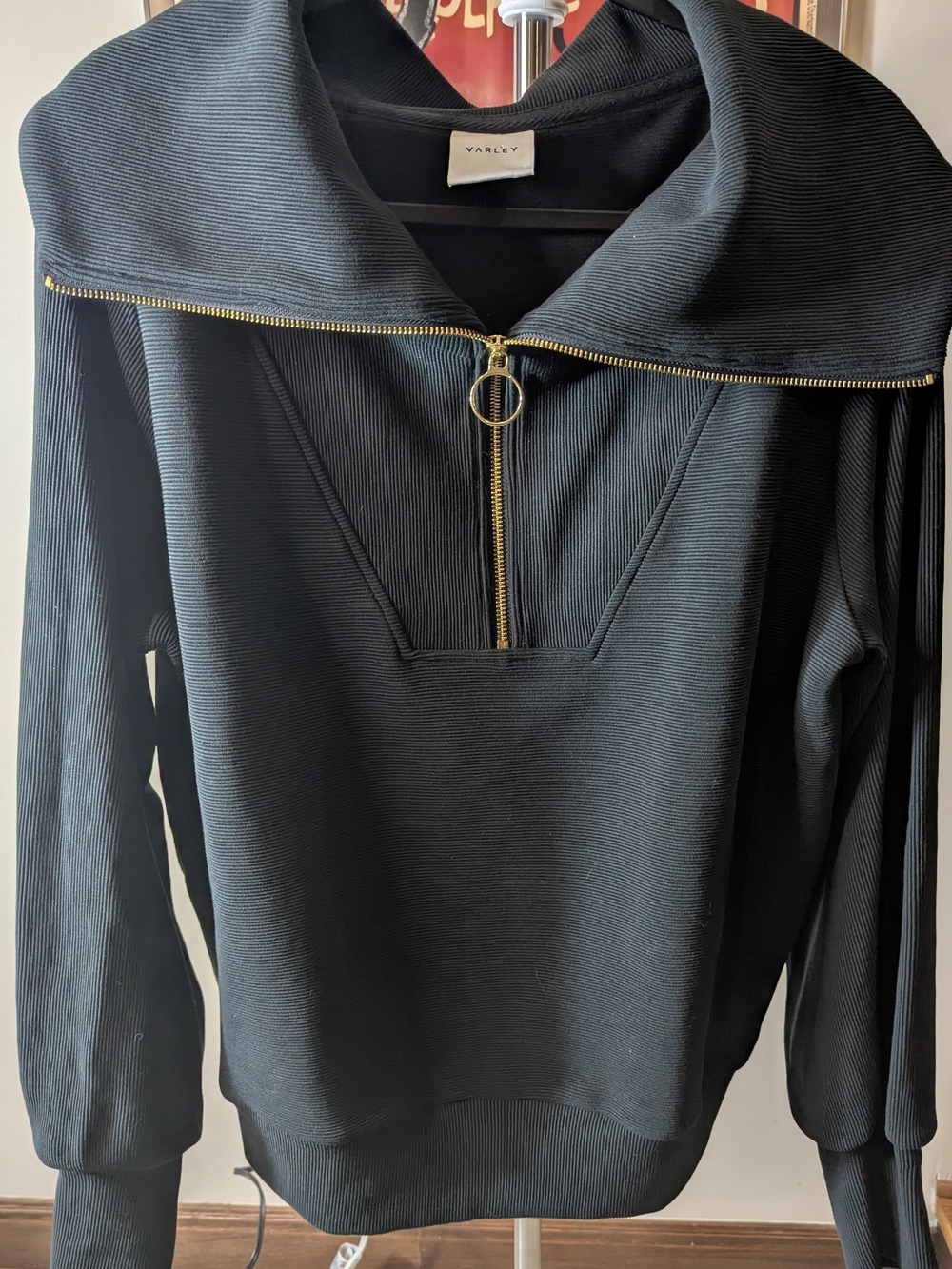$44 Varley Size M - Half Zip Pullover in Black (Ottoman Rib)